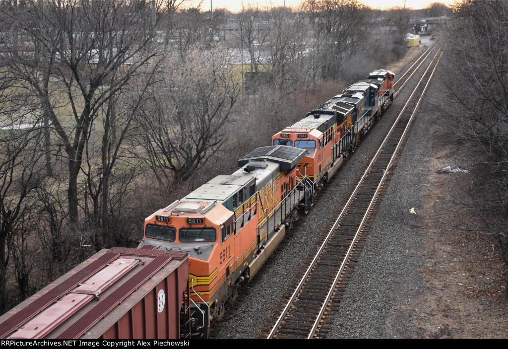 BNSF 5611